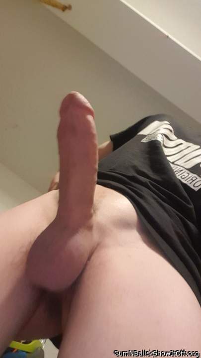Hello im Back here any girls want to chat