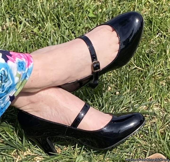 Adult image from MrsSexyFeet