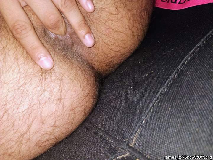 finger in my hole. stretching myself slowly.