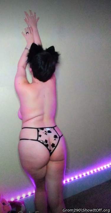 Adult image from Grom290