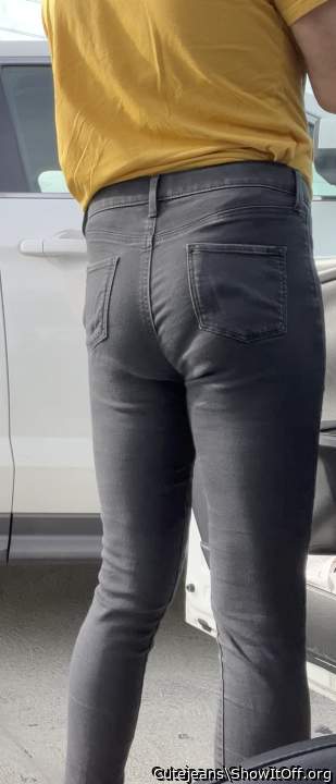 I think panty lines are hot!