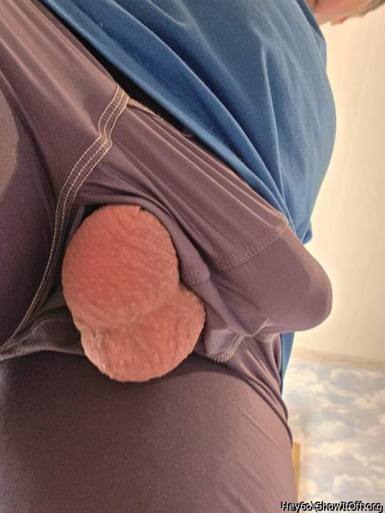 Adult image from Hey6o