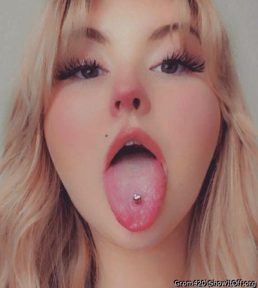 Mmmm I love that tongue! Want me to paint it white? 