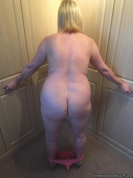Naked slut from behind