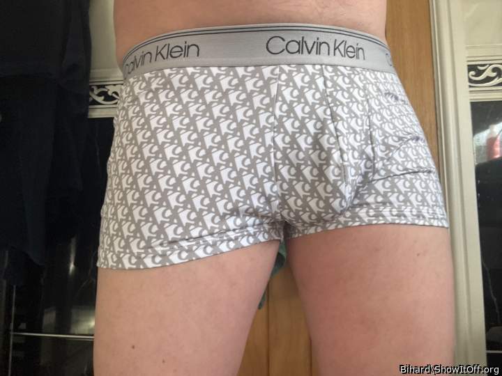 Adult image from Bihard