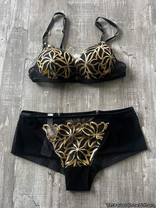 Wifeys Lise Charmel new lingerie