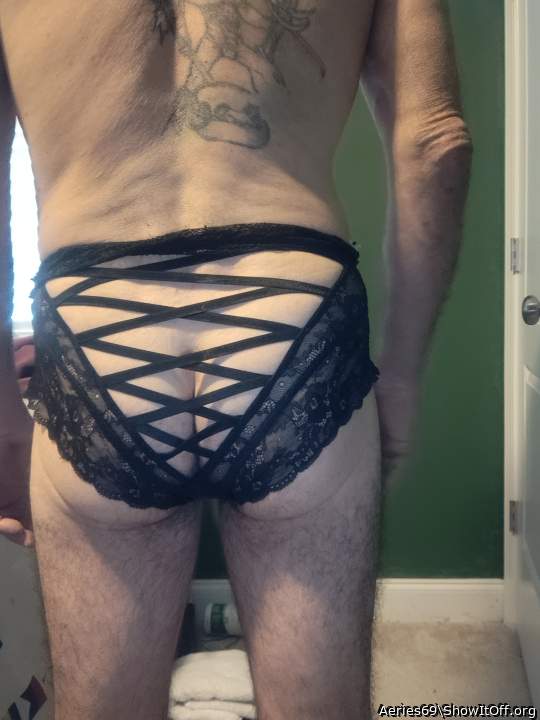 Great ass in hot panties🔥