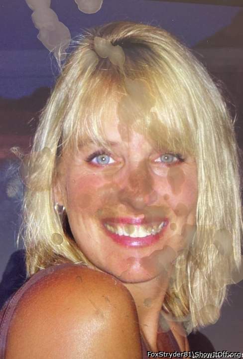 Chatting with Diana made me so hot I had to cum on her again