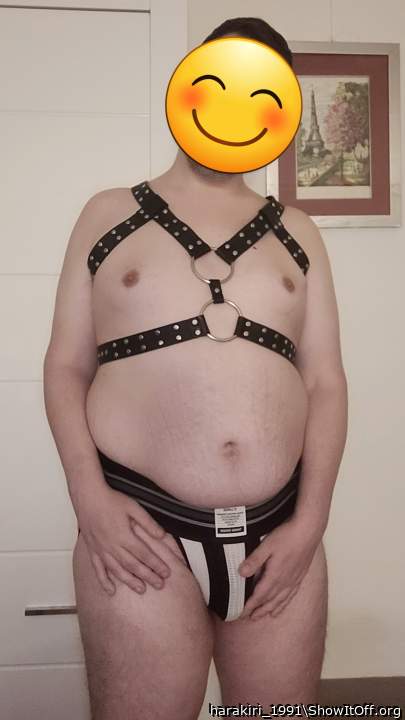 Sexy body. Turns me on. Show me ur cock