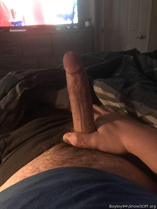 Would love to worship and suck off your big thick cock 