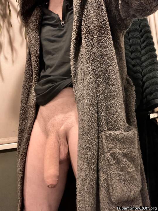 I would love to service your cock all day 