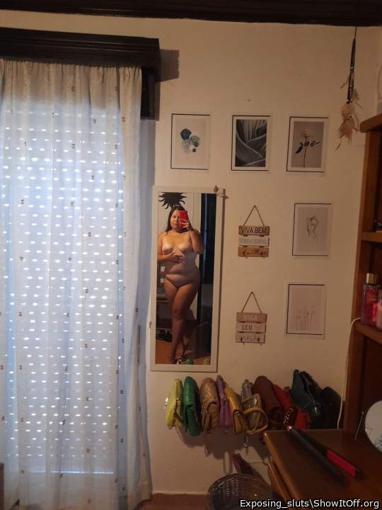 Maria Leonardo azorean slut mirror