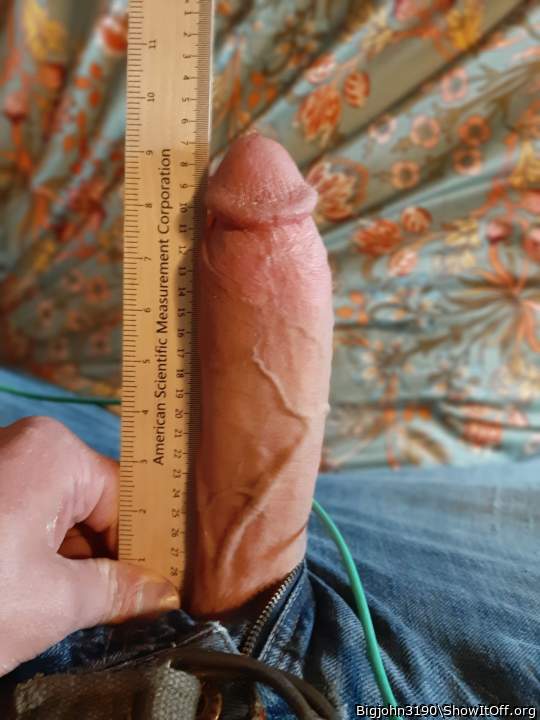 Lovely, love to suck for you.