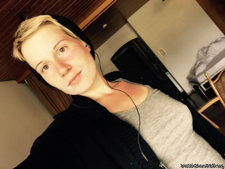 My tits through a thin grey shirt (15 years ago)