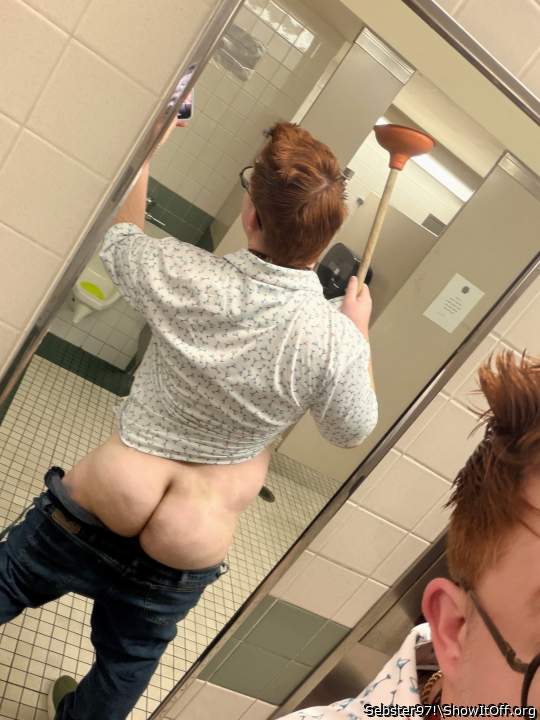 Mr.Plunger! Need me to plunge you�re toilet?