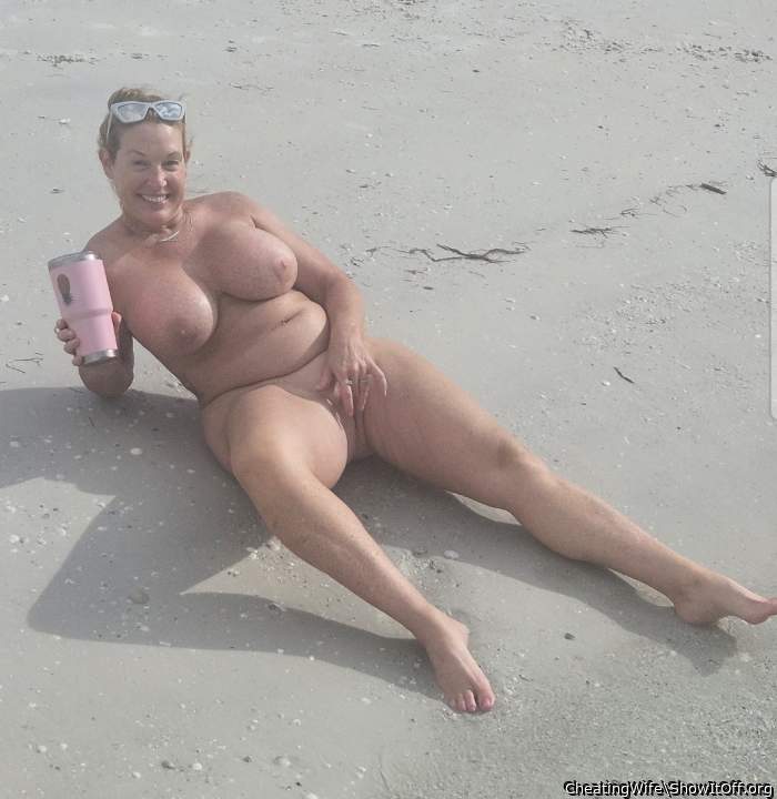 Who wants to fuck me on the beach?