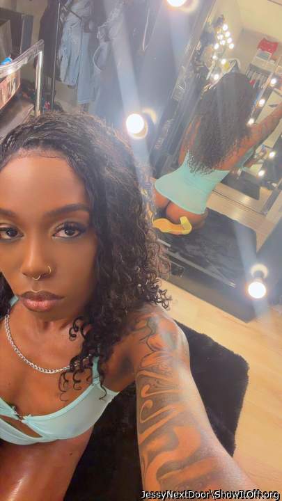 You�re eyes are hypnotizing 🤤