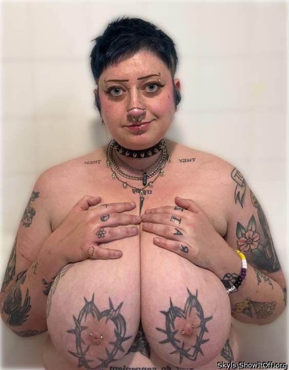 Sexy af! Love to pull u by the collar and feel ur beautiful 