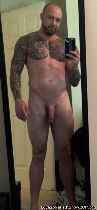 Naked guy mirror selfie
