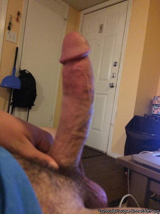 Now that's a big dick. 