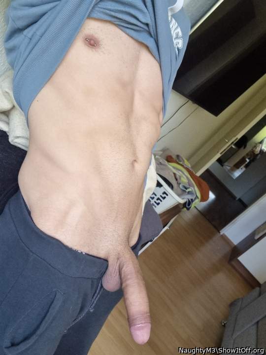 Such a sexy guy, great body and dick  