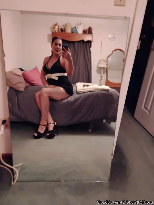 Looking incredibly gorgeous and unbelievably sexy &#128293;