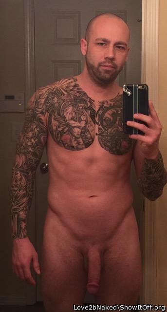 Naked guy selfie
