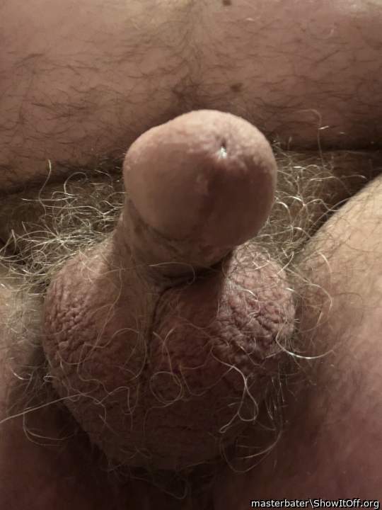 Mmm! Very nice cock! 