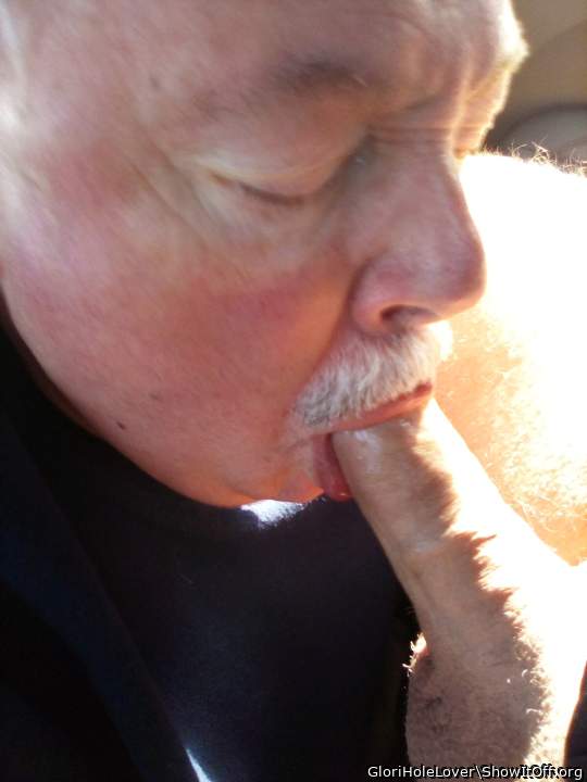 JUST CALL ME "ROUND-MOUTH," 'CAUSE IT FITS ANY SIZE SHAFT!