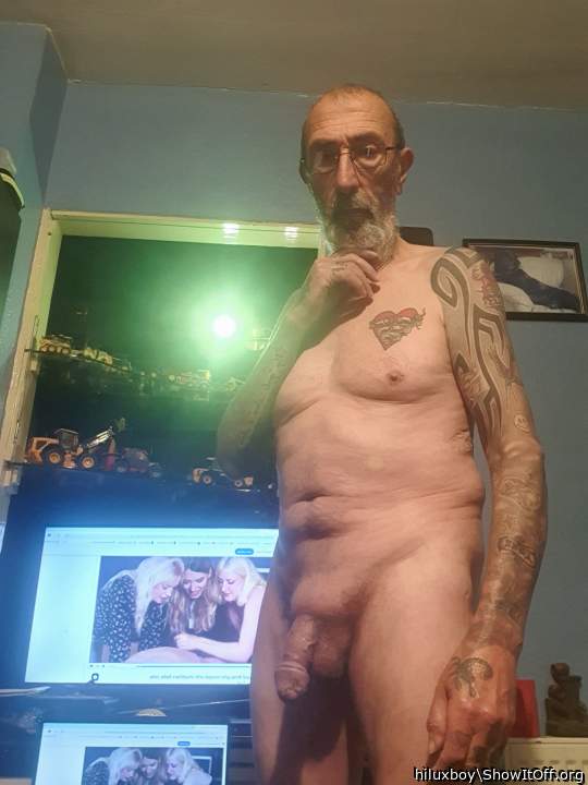 Adult image from hiluxboy