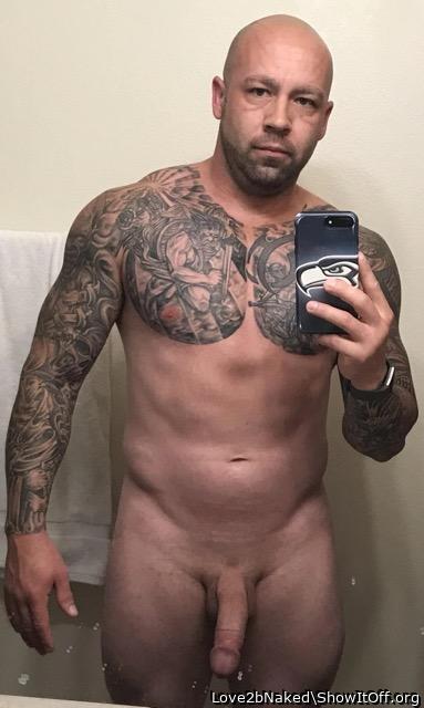 Naked guy selfie