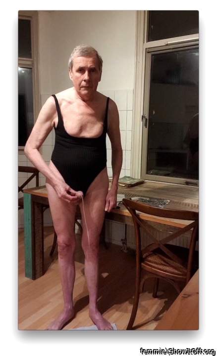 cumming in girl's piss