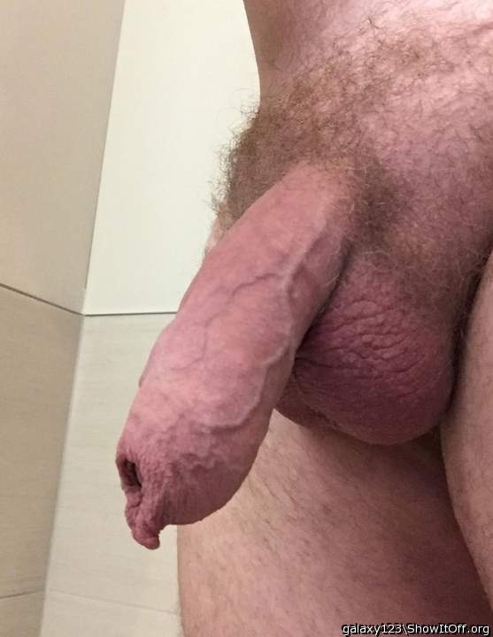 Awesome cock and balls, nice foreskin