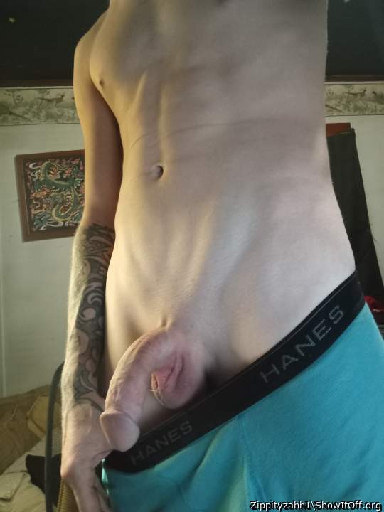 Smokin hot body and gorgeous cock! 