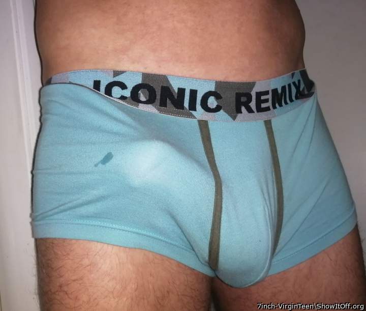 Awesome bulge! Good to see I�m not the only one that gets a 