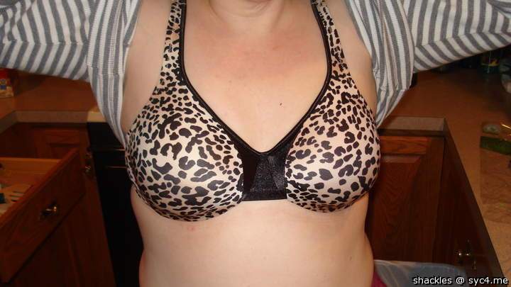 love that bra!   