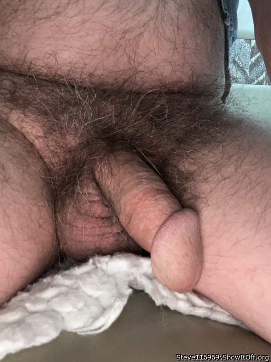 awesome looking hairy cock! Like your big glans