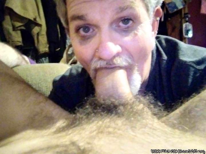 SISSYTRAVIS BLISSFULLY SUCKING COCK.