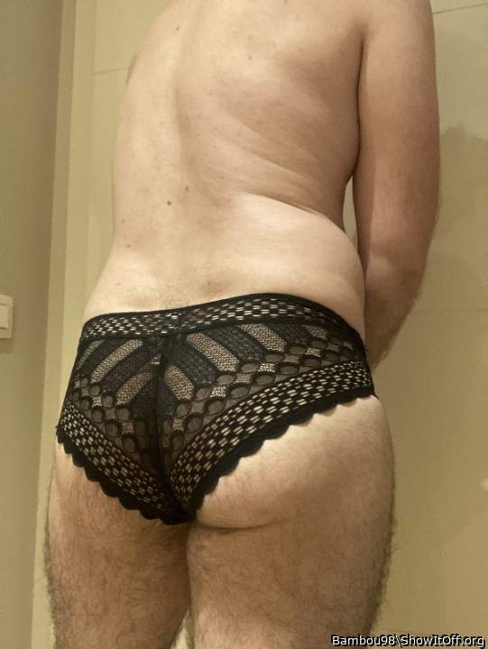 Wow! Sexy ass and panties!!!