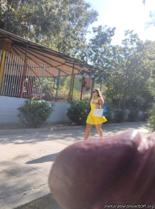 When she see me to masturbate scared and turn her head from the other side