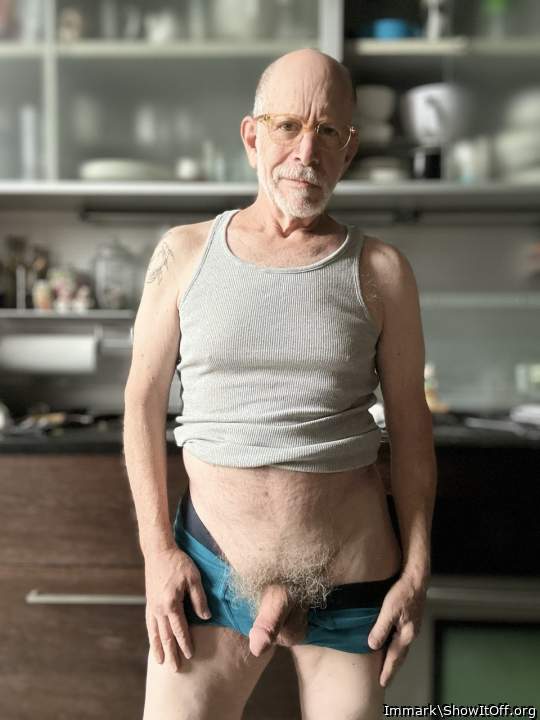 Mmmmmm you wear it and bare it well�