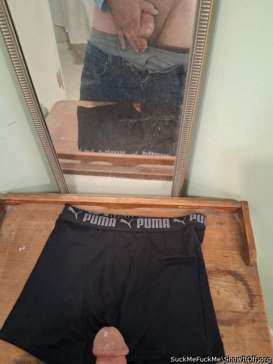 Adult image from SuckMeFuckMe