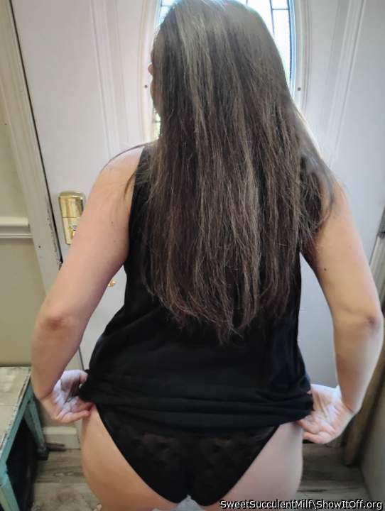 Adult image from SweetSucculentMilf