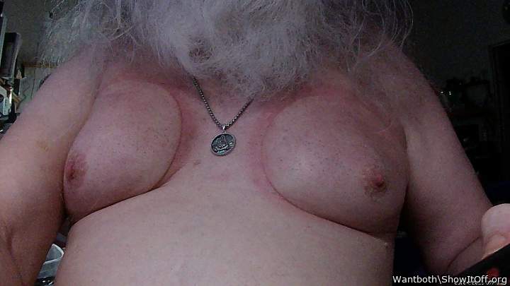 Can &#128076;&#127995; I suck and lick and lay with them all