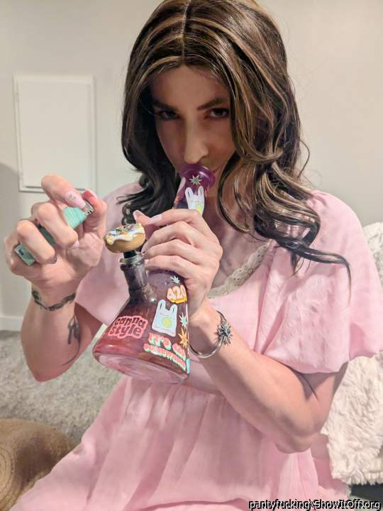 Singin' my song, hits from tha bong