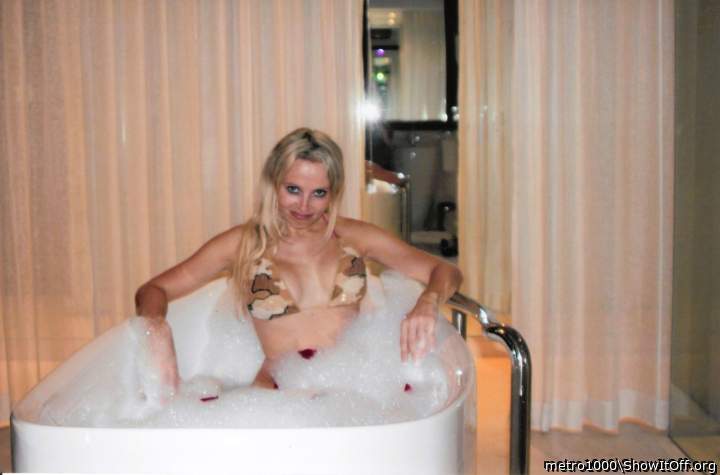 Adult image from metro1000