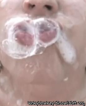 SLUT LISA BLOWING CUM BUBBLES