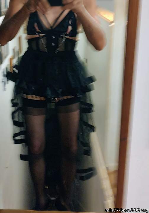 Adult image from mils77