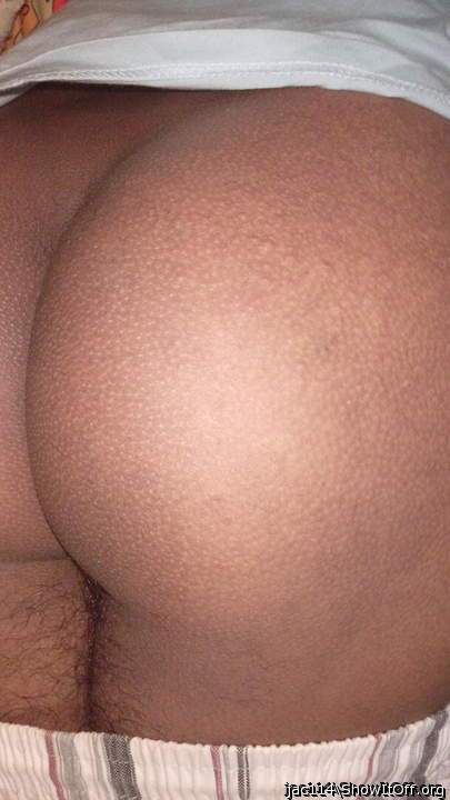 BEAUTIFUL SEXY FIRM ROUND BUTTOCK    