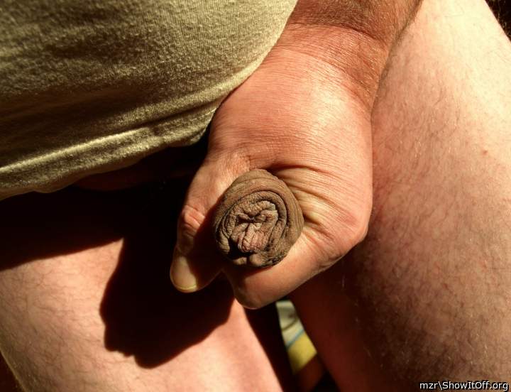 fabulous pleating of foreskin!   